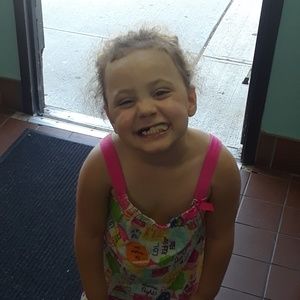 Meet your Posher, Laura